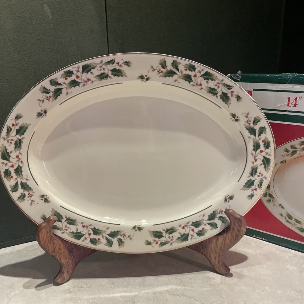 Vintage Porcelain Ware Japan HollyBerries Ivy Christmas 14" Oval Platter NEW
